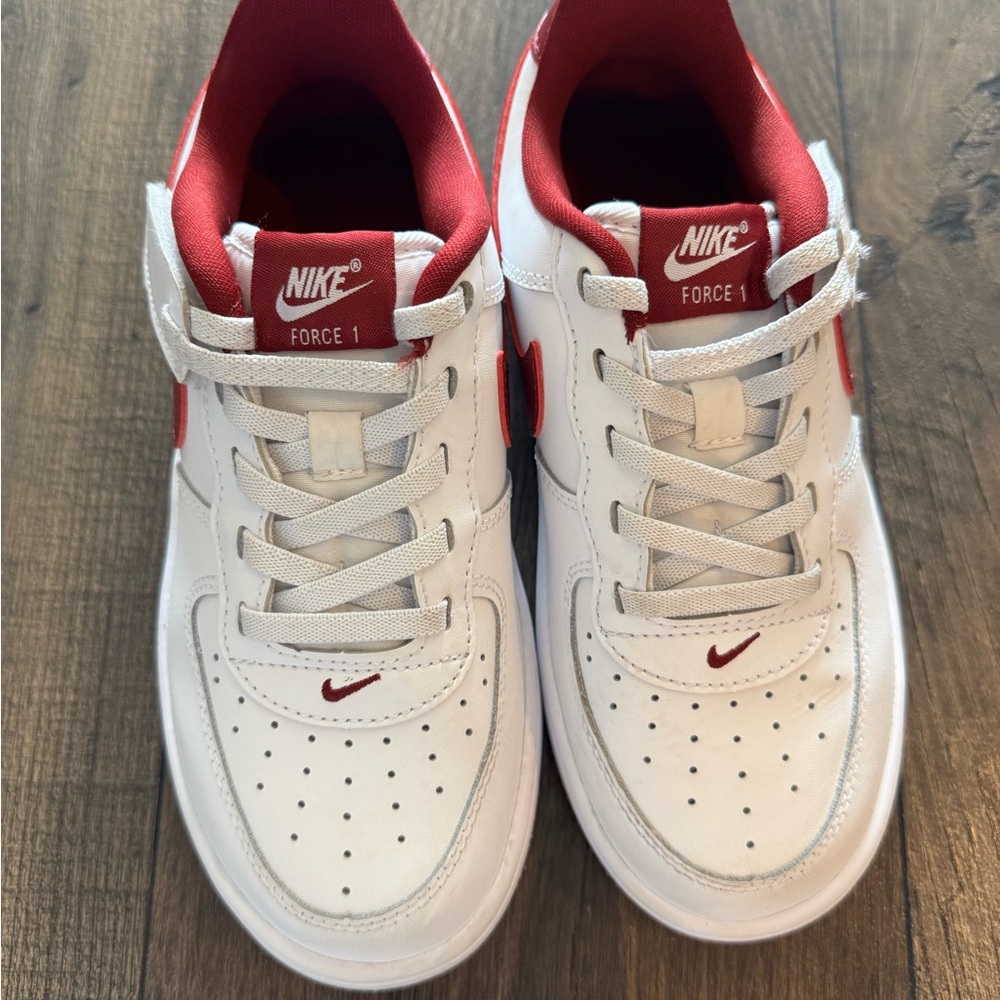 Nike Kids White and Red Force 1 Sneakers
